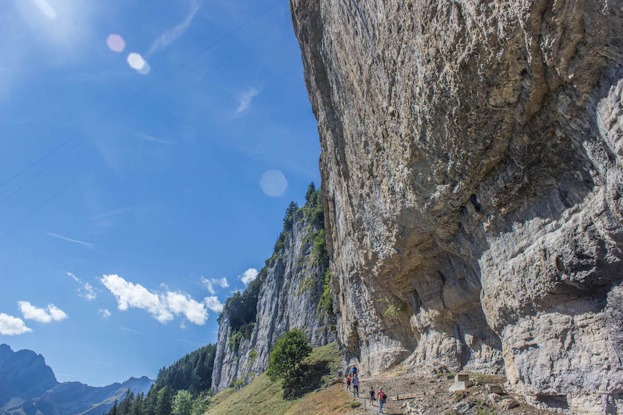 Wandern in den Schweizer Alpen - Felsen