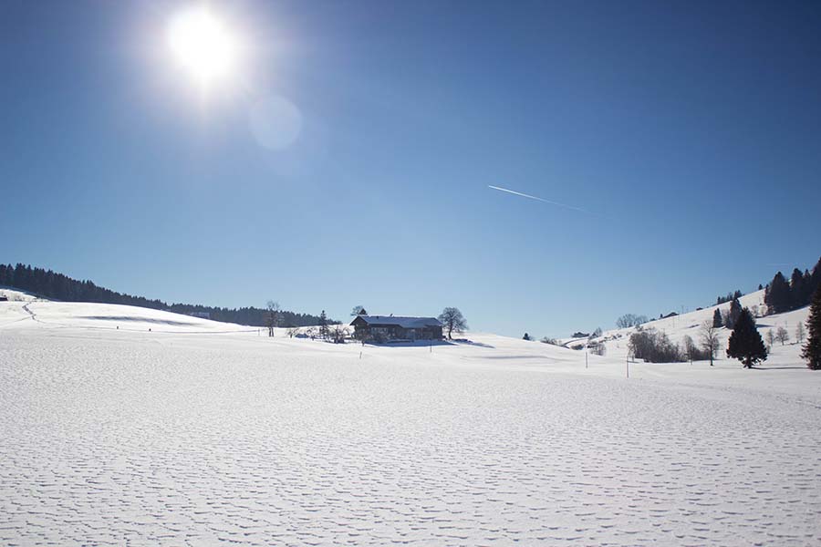 Premium Winterwanderweg Sinswang im Allgaeu - Bauernhof