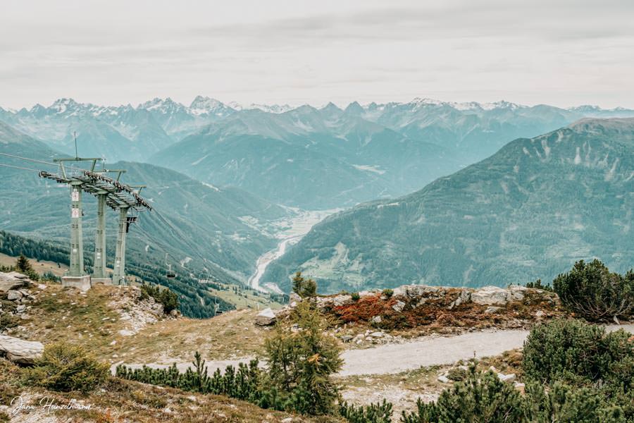 Zammer Alm Genusswanderung bei Zams in Tirol - Aussicht Venet